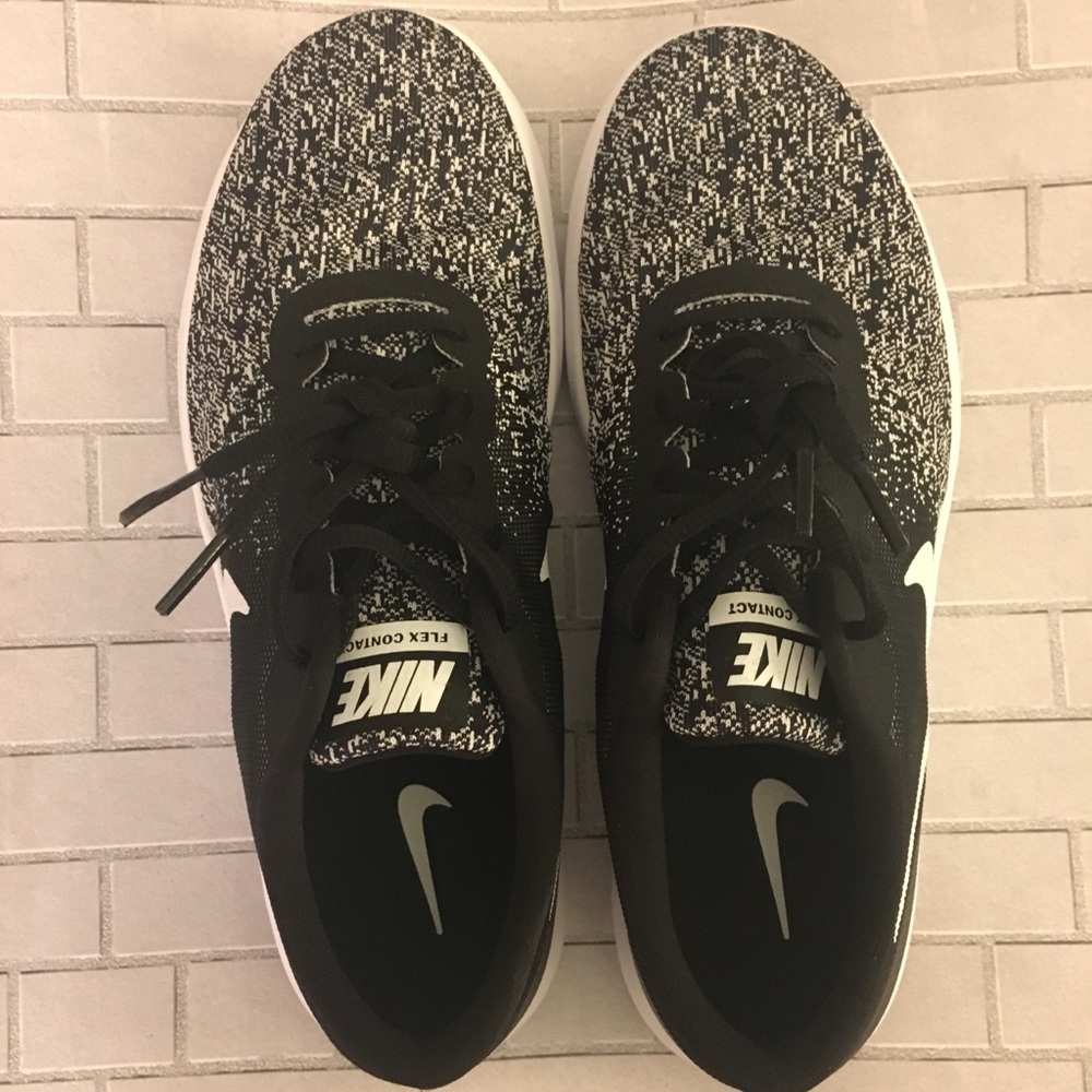 Nike Sneakers (NWOT, Size: 9.5)
